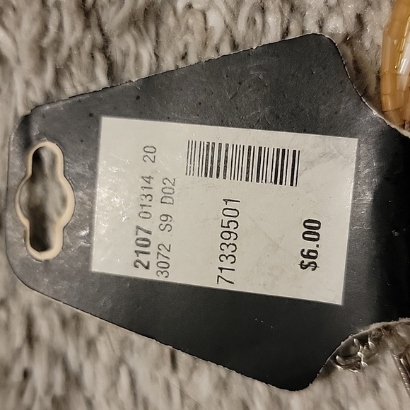 Necklaces - Picture 4 of 8